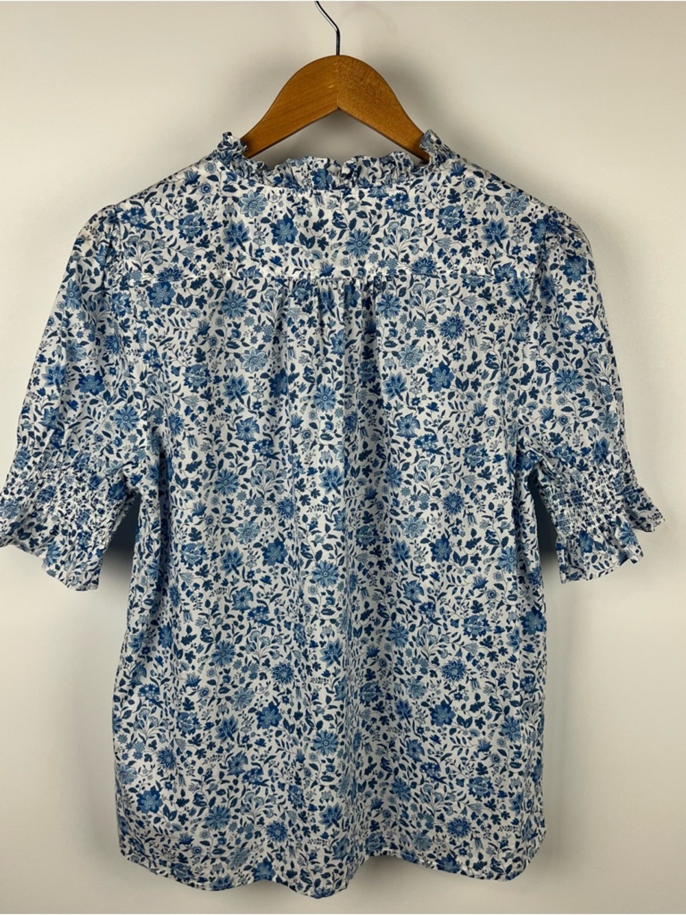 J. Crew Liberty London Floral Ruffle Smocked Short Sleeve Top Blue White 2022 M - Picture 6 of 10